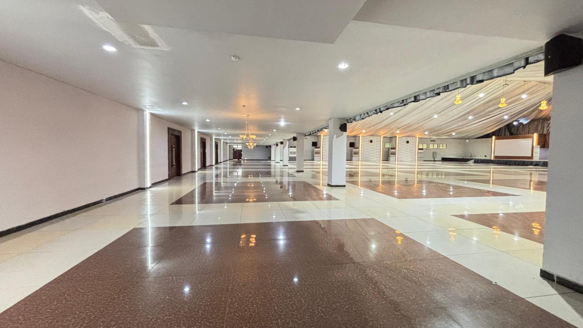 Capital O 1571 Utc Hotel Semarang Exterior foto